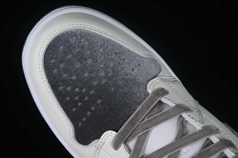 All Categories Air Jordan Jordan Series Basketball Shoes Air Jordan 1 Mid Air Jordan 1 Mid AJ1 Joe 1 Beige Chinese Cultural Leisure Sneakers FB9899-100